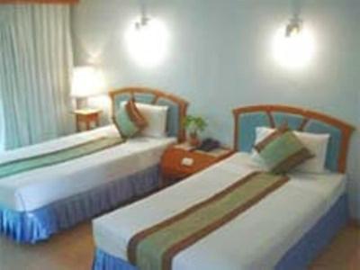 Phuket Golden Sand Inn - Sha Extra Plus Karon Habitación foto